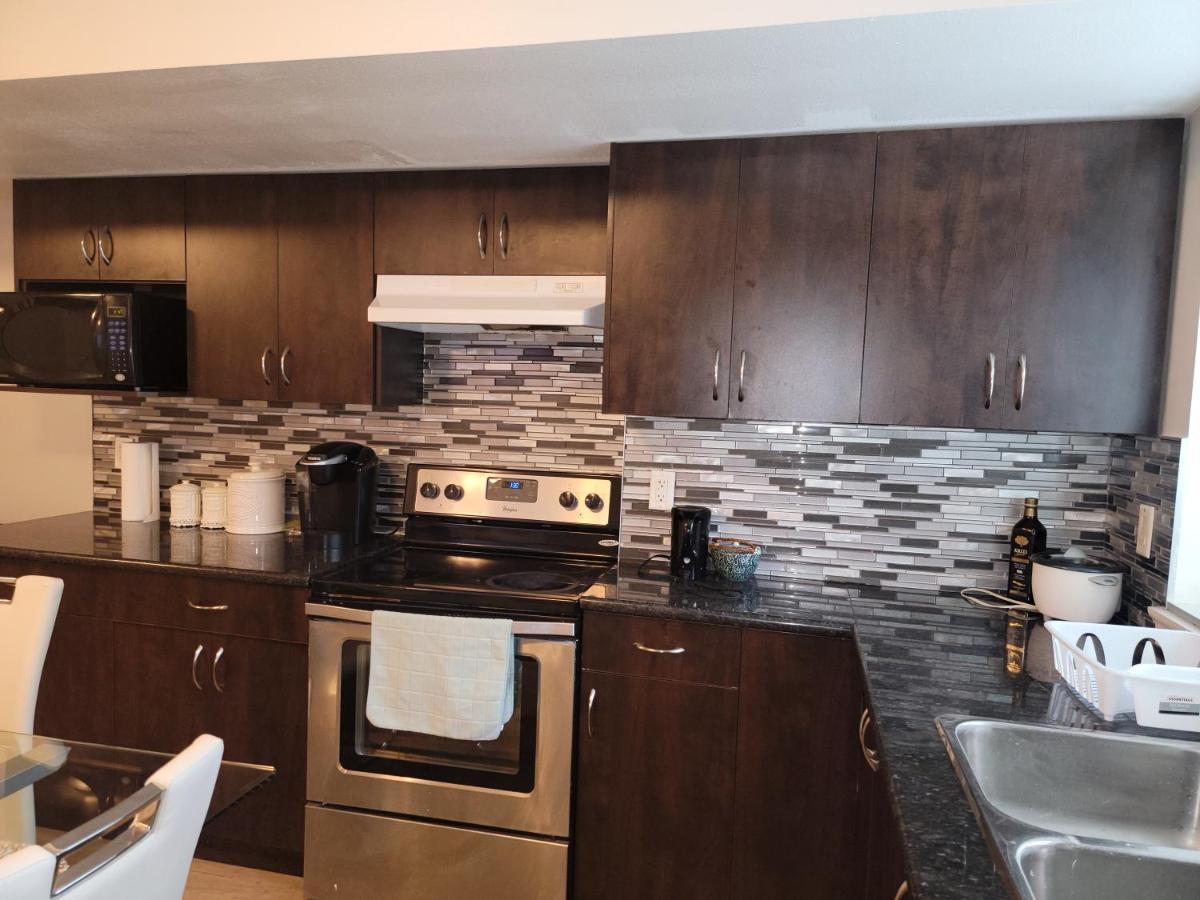 Oscar Inn & 2Bd Family Suite Or Private Room أبوتسفورد المظهر الخارجي الصورة