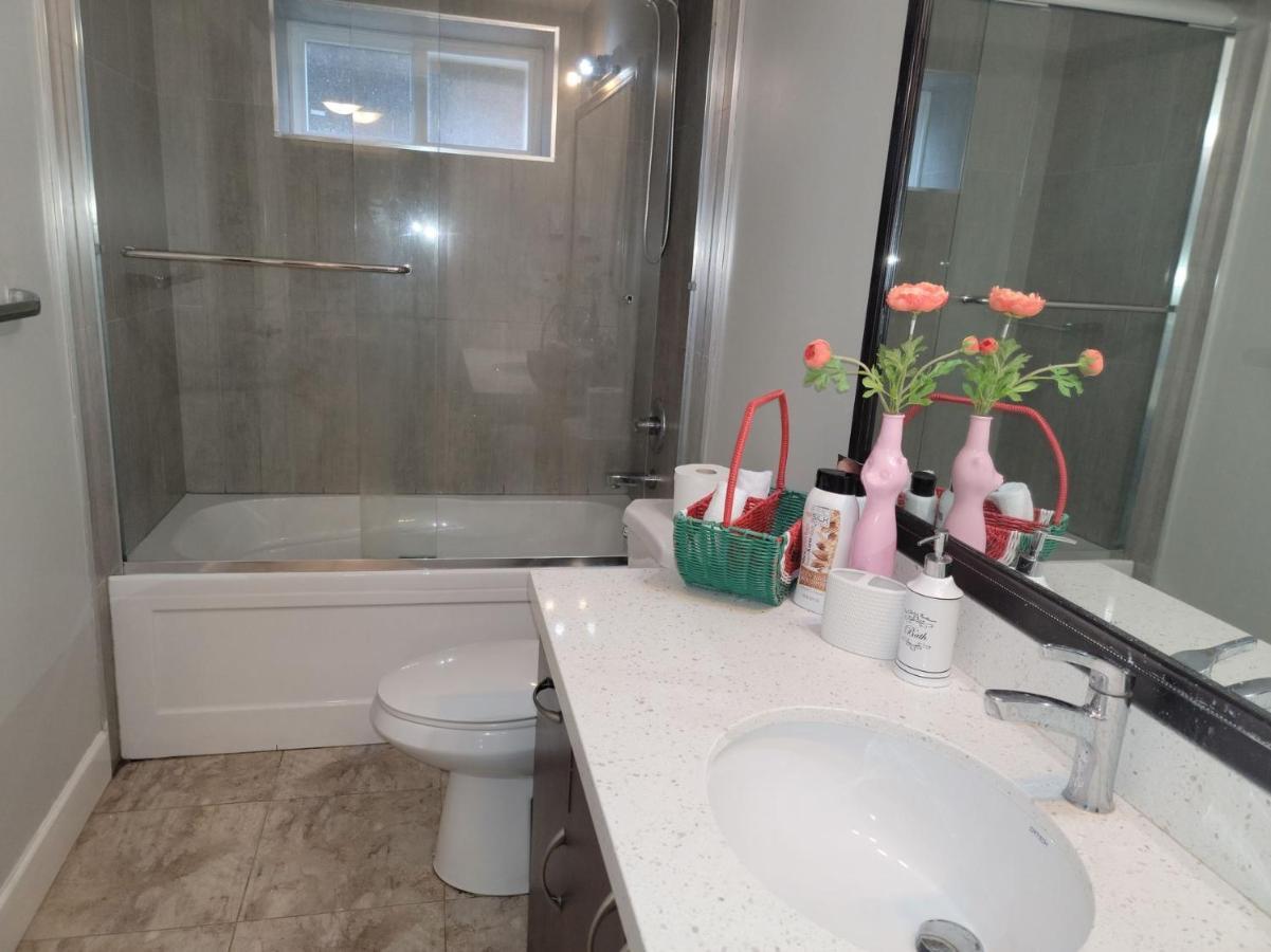 Oscar Inn & 2Bd Family Suite Or Private Room أبوتسفورد المظهر الخارجي الصورة