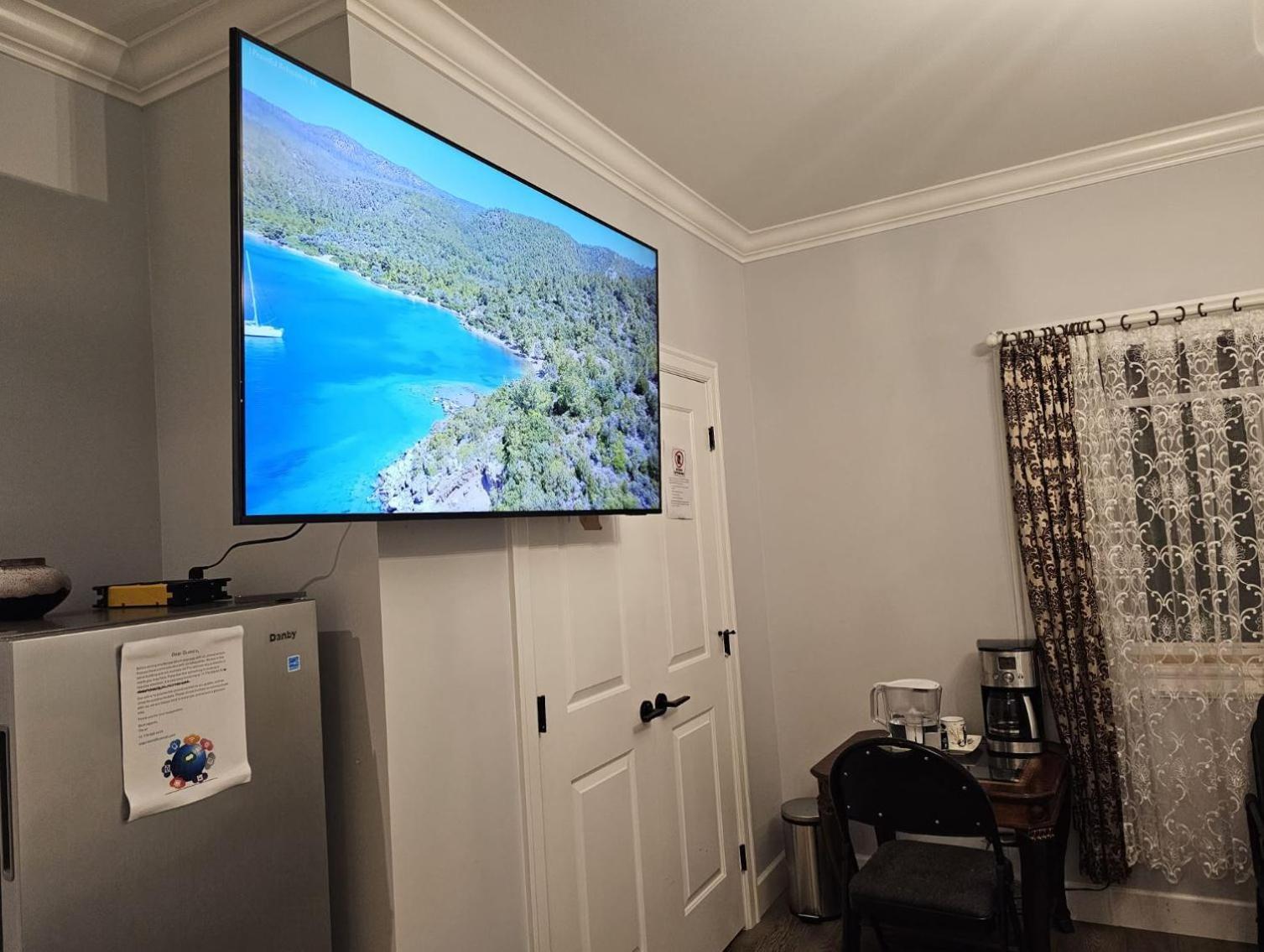 Oscar Inn & 2Bd Family Suite Or Private Room أبوتسفورد المظهر الخارجي الصورة